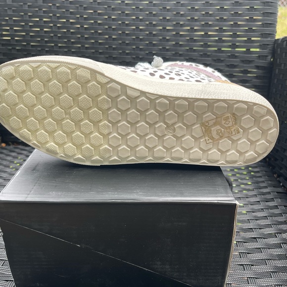 NEW! High Top Sneakers - Picture 6 of 6